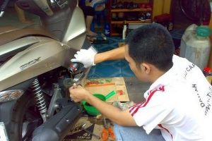 Thay nhớt xe pcx