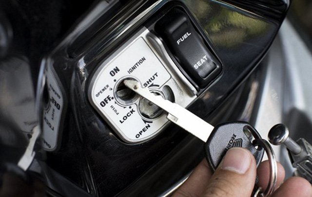 Mở khóa từ xe máy Honda